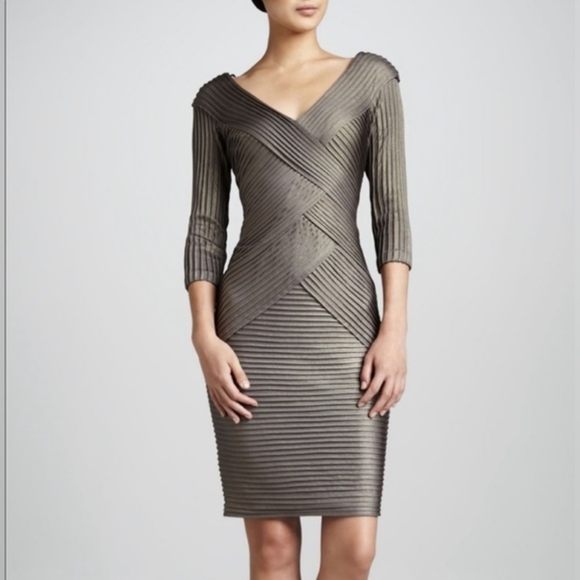 Tadashi Shoji Dresses & Skirts - Tadashi Shoji Metallic Gray Ribbed V‑Neck Sheath Dress, Size XS, Fit Like S